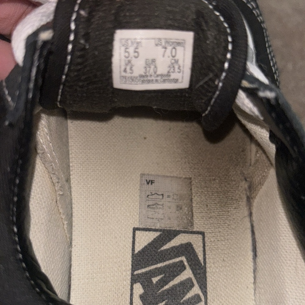 Vans - Picture 4 of 4